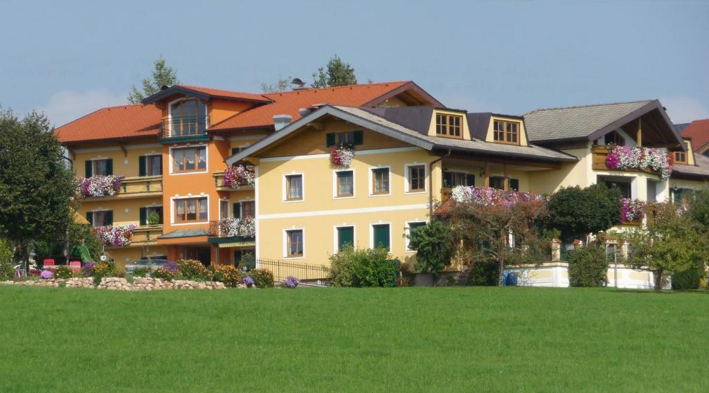 Ferienhotel Herzog Neumarkt am Wallersee Bagian luar foto