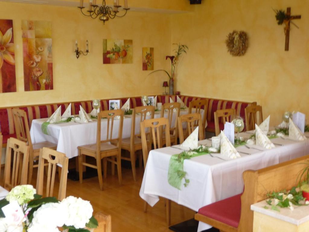 Ferienhotel Herzog Neumarkt am Wallersee Bagian luar foto