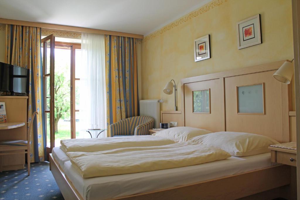 Ferienhotel Herzog Neumarkt am Wallersee Ruang foto