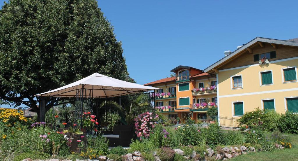 Ferienhotel Herzog Neumarkt am Wallersee Bagian luar foto