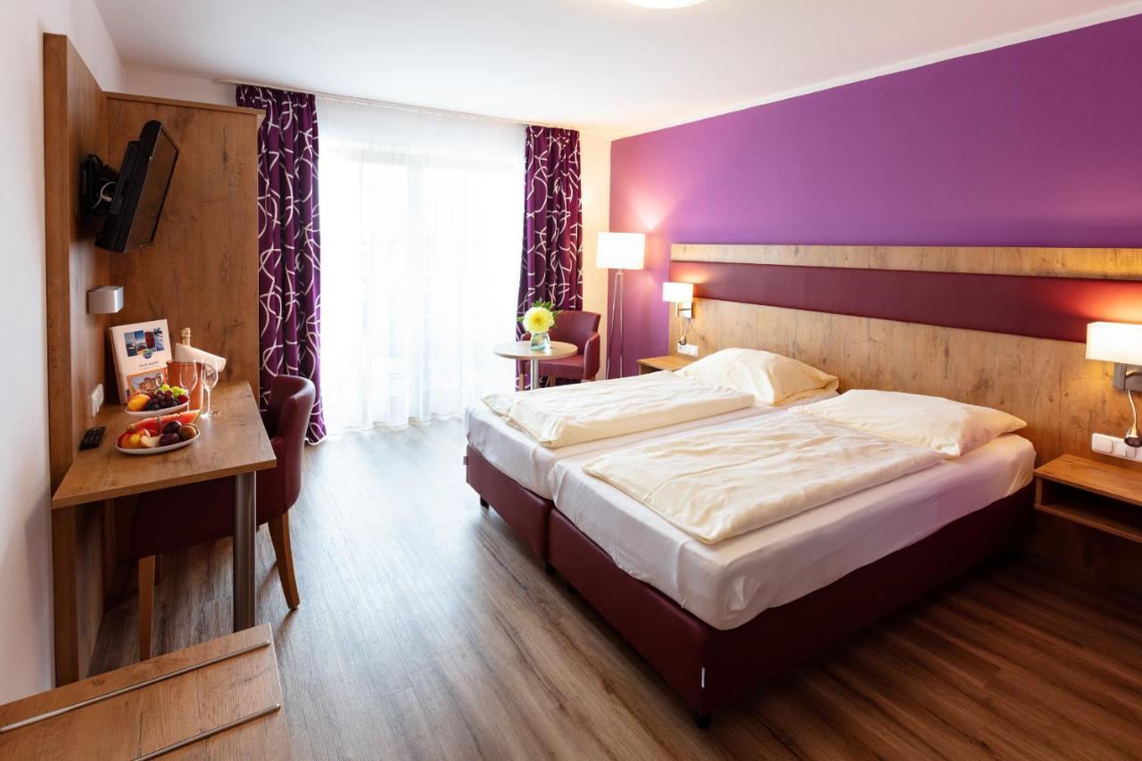 Ferienhotel Herzog Neumarkt am Wallersee Bagian luar foto
