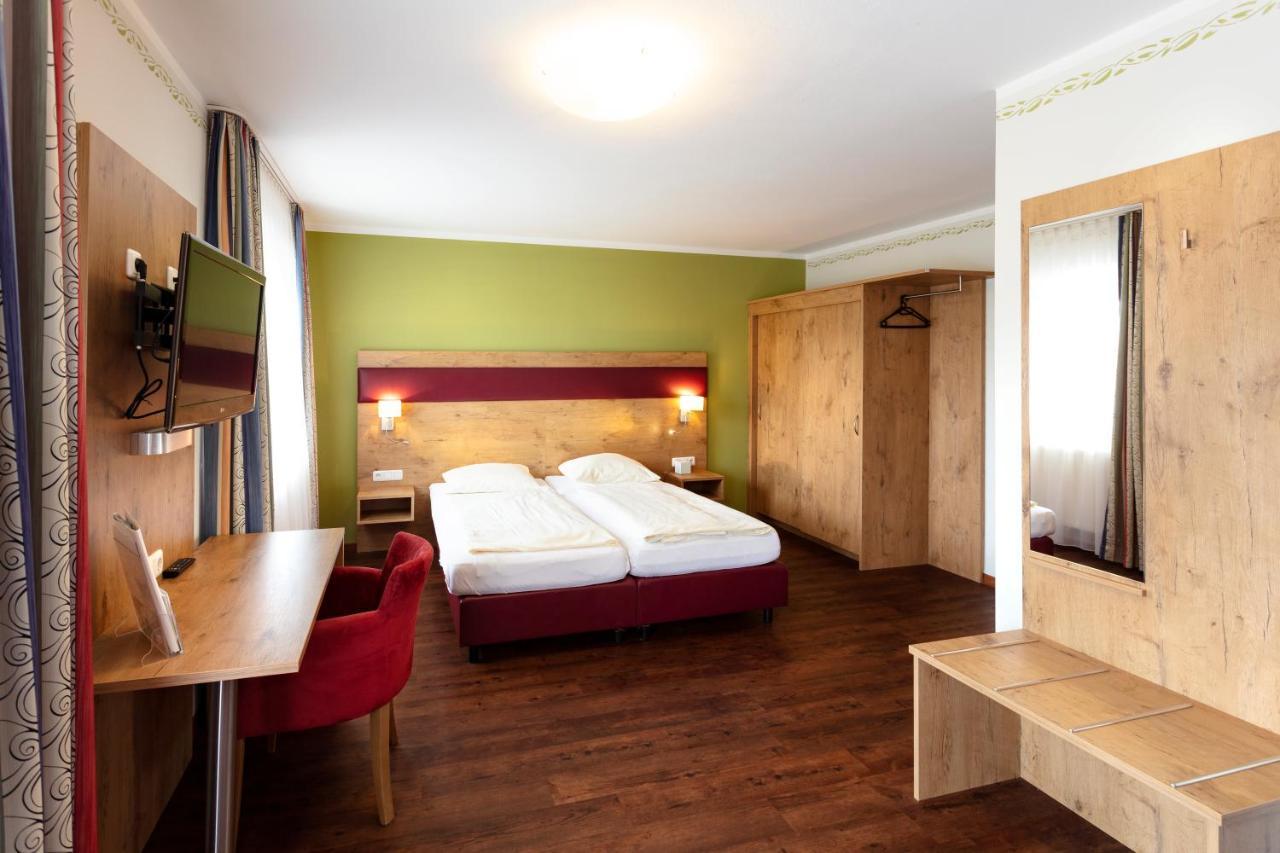 Ferienhotel Herzog Neumarkt am Wallersee Bagian luar foto