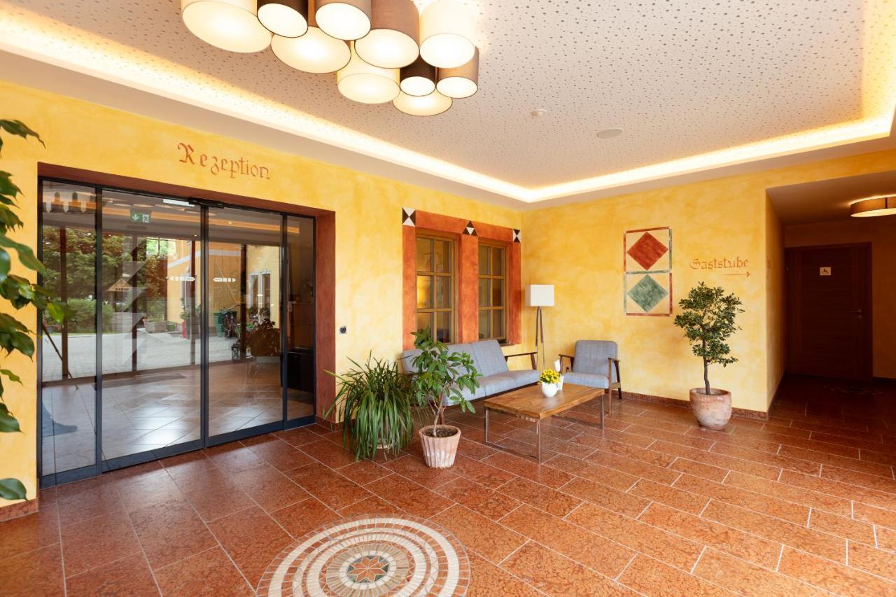 Ferienhotel Herzog Neumarkt am Wallersee Bagian luar foto